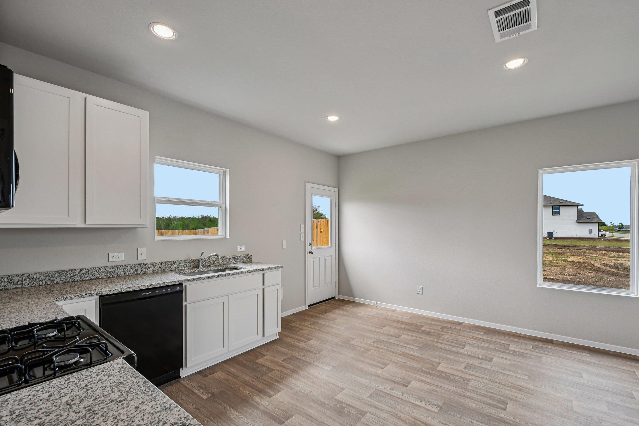 251 Haywood Mnr, Maxwell, TX 78656