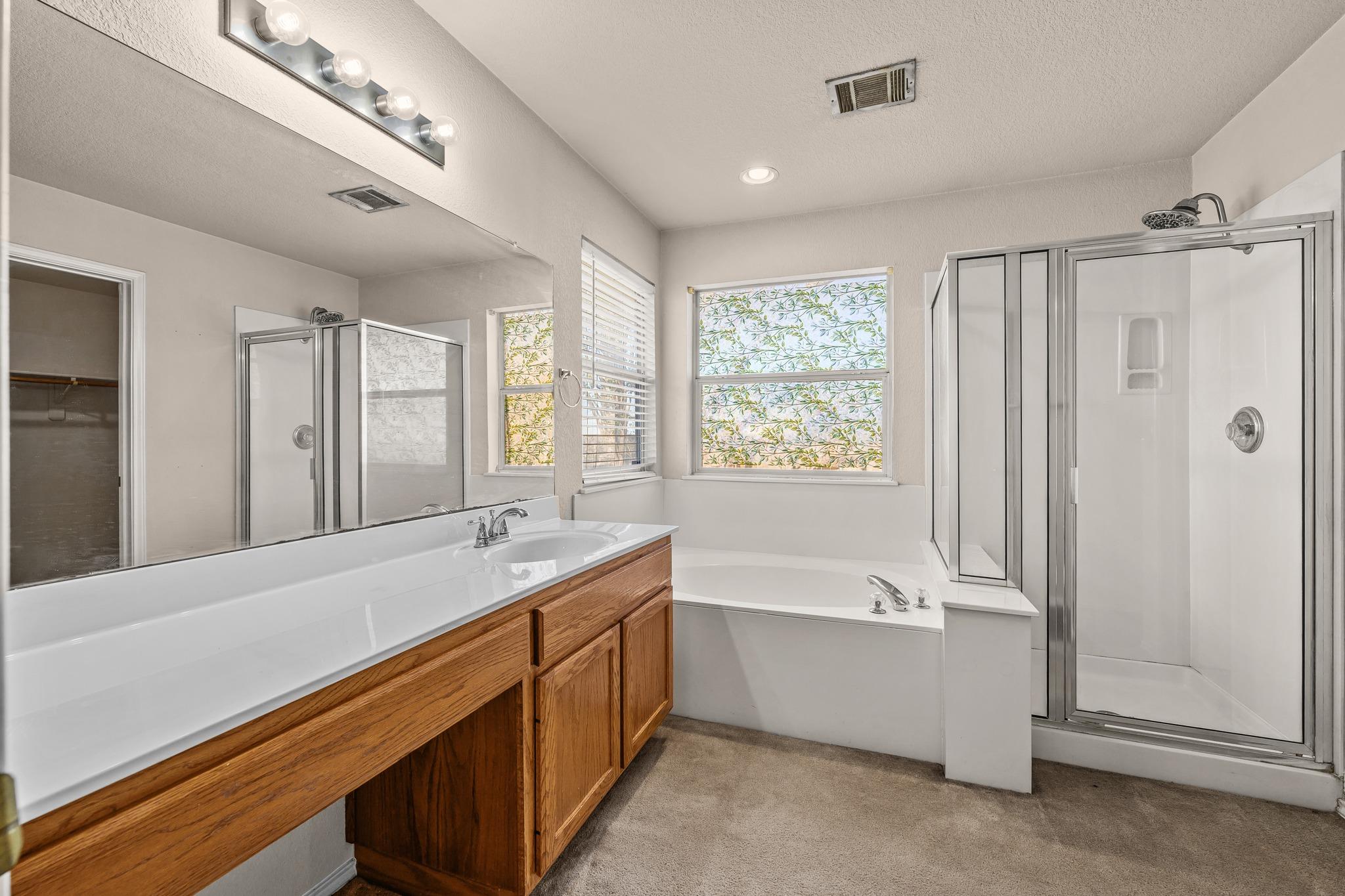 1227 Liffey Dr, Pflugerville, TX 78660