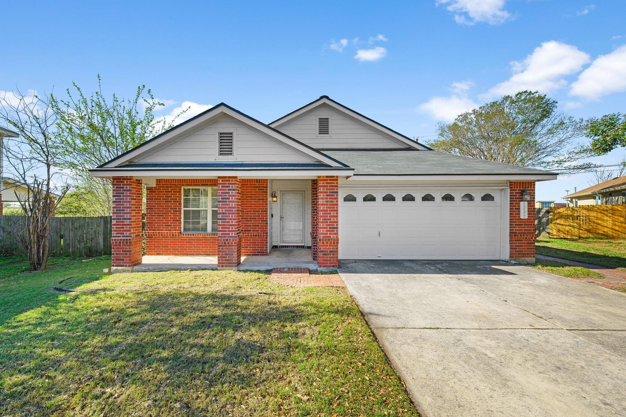 1227 Liffey Dr, Pflugerville, TX 78660