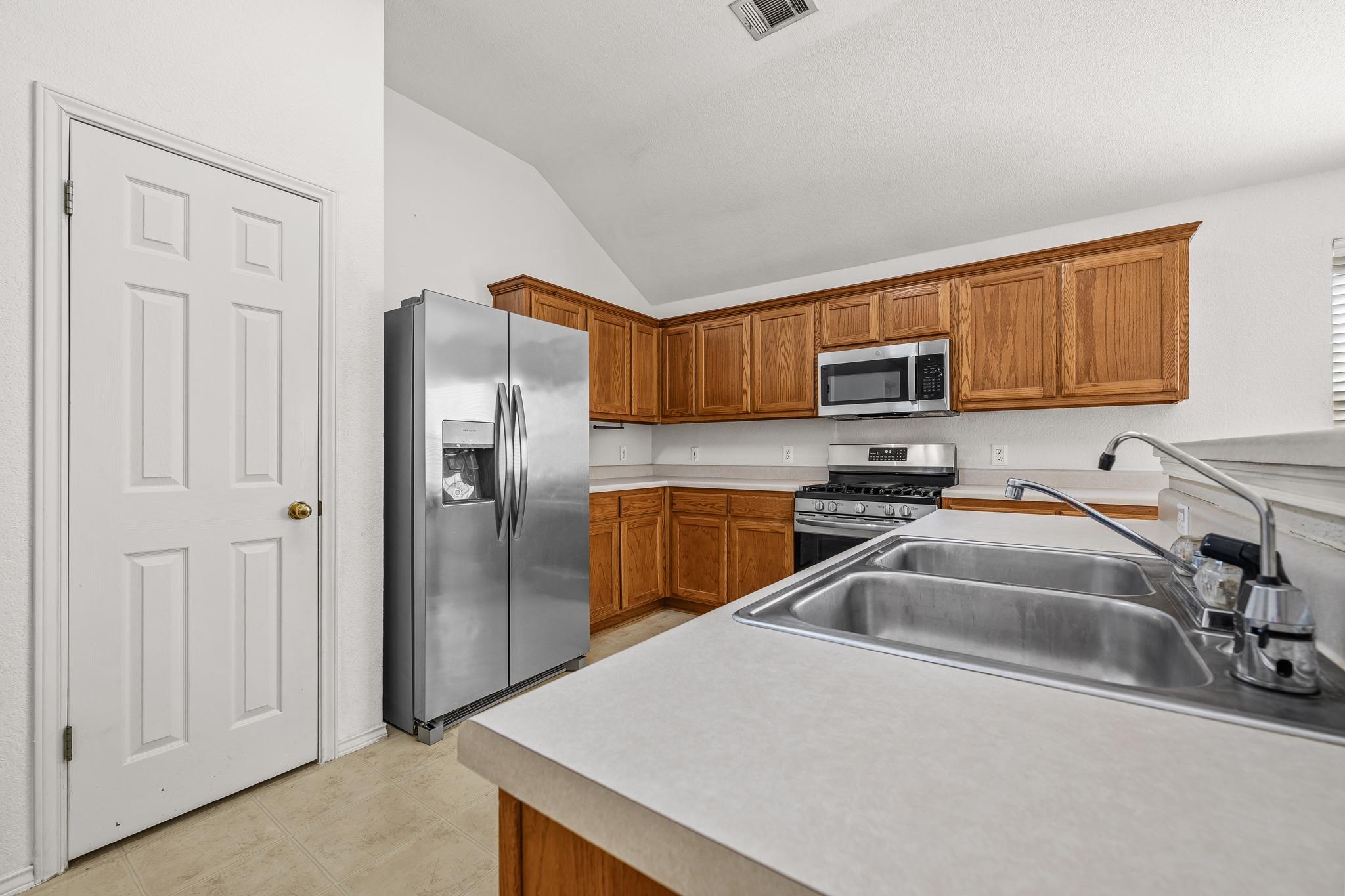 1227 Liffey Dr, Pflugerville, TX 78660