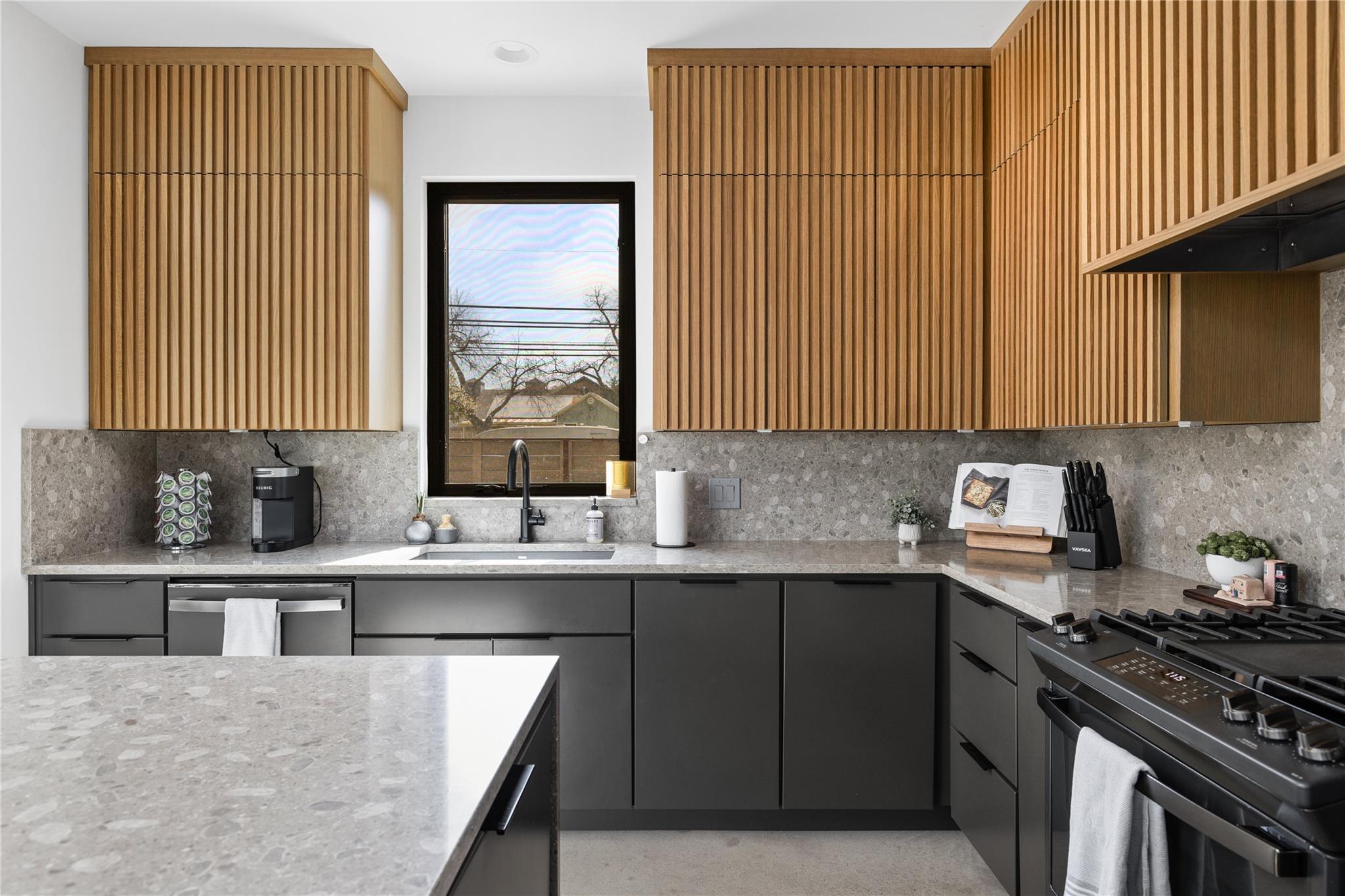 108 Comal St, Austin, TX 78702