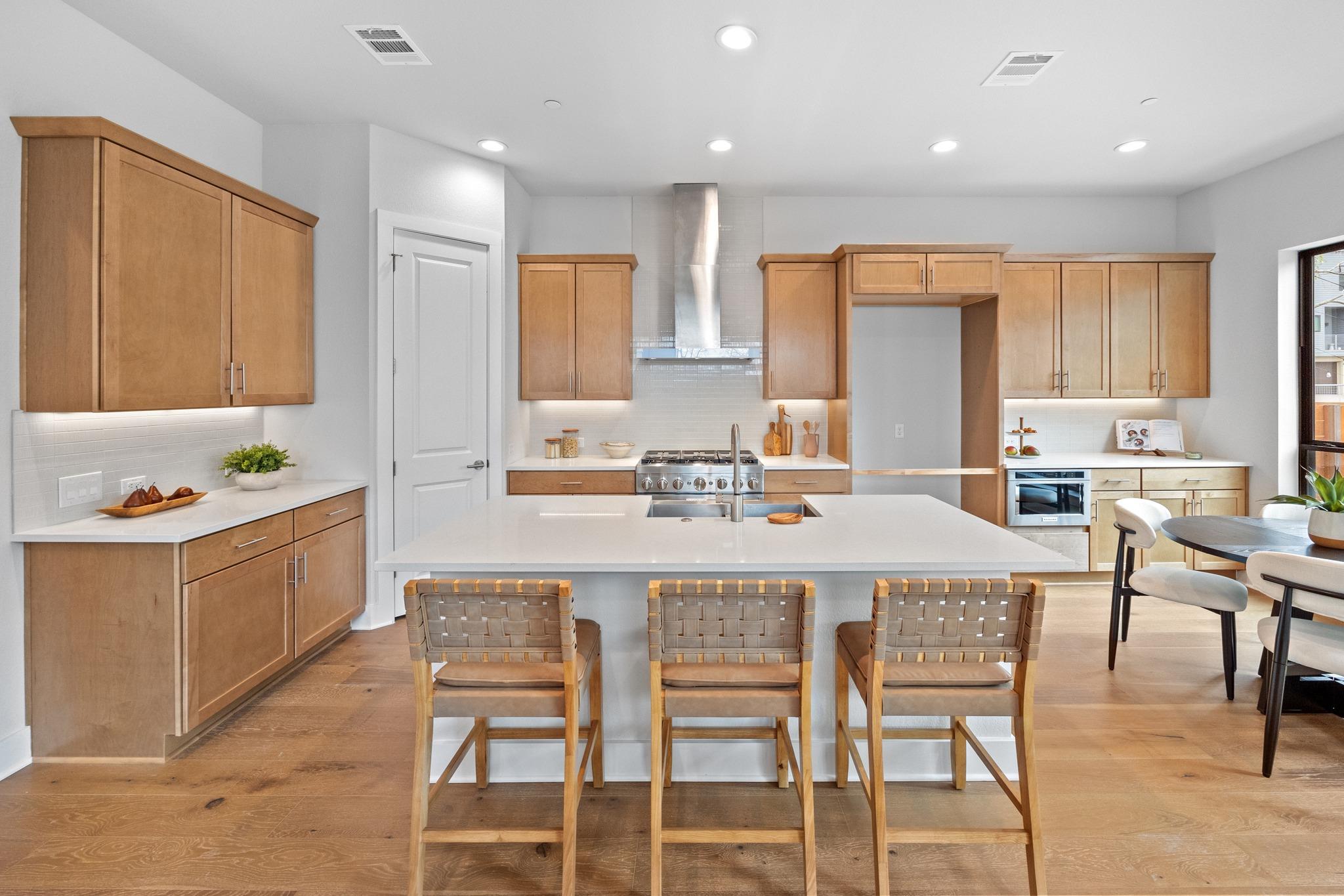 2707 Dulce Ln # 14, Austin, TX 78704