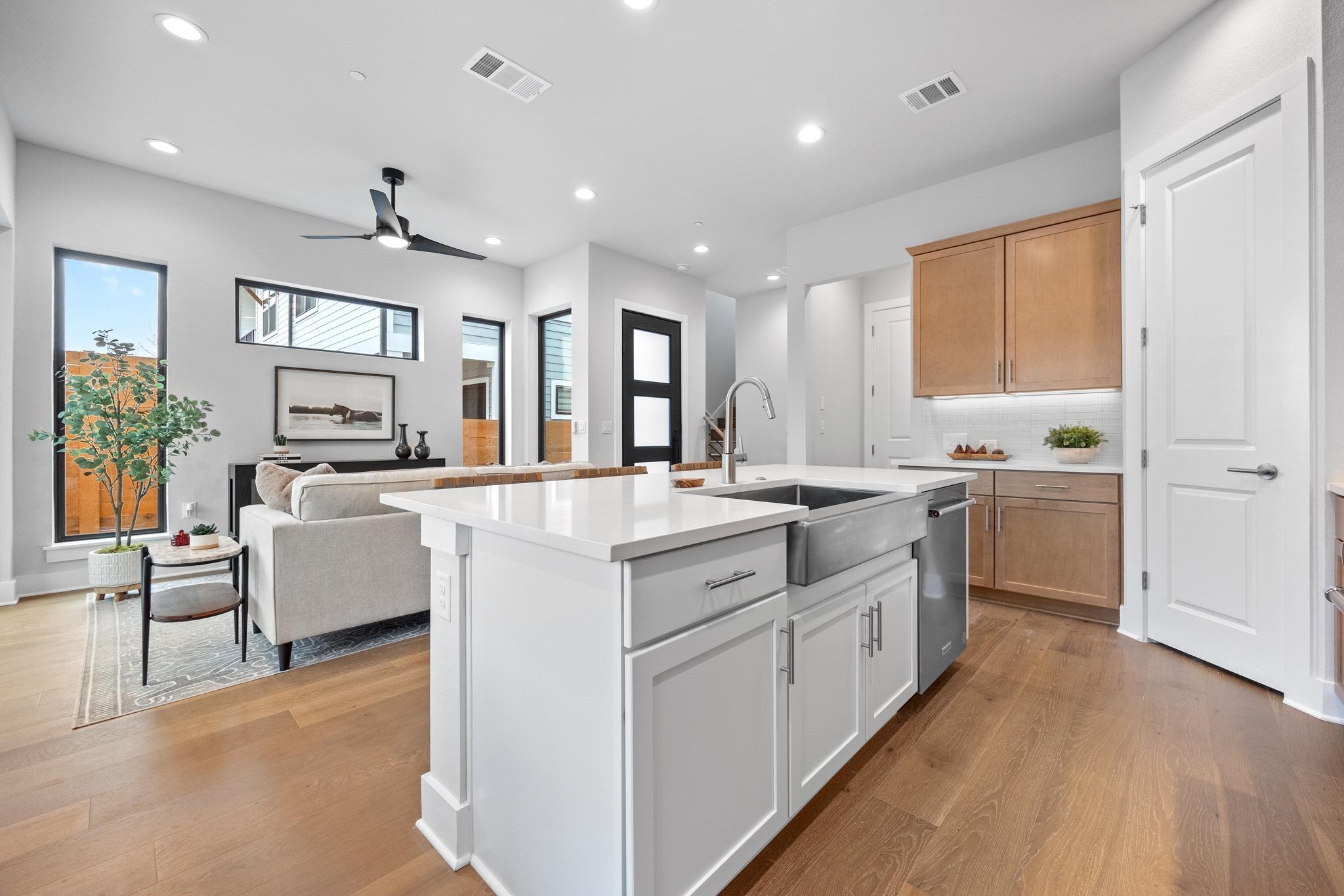 2707 Dulce Ln # 14, Austin, TX 78704