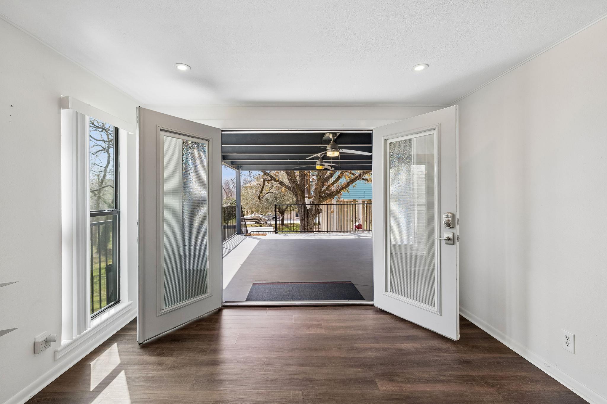 54 S Hampton Dr, Seguin, TX 78155