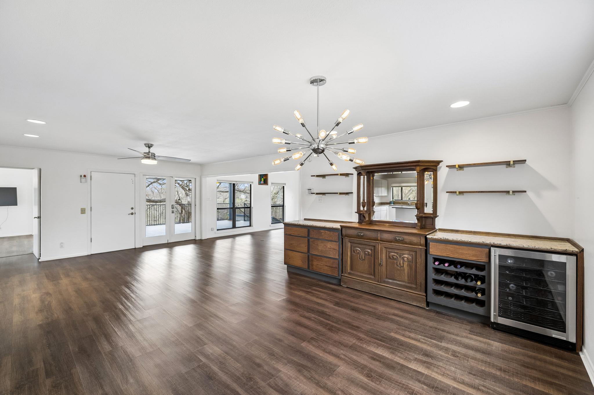 54 S Hampton Dr, Seguin, TX 78155