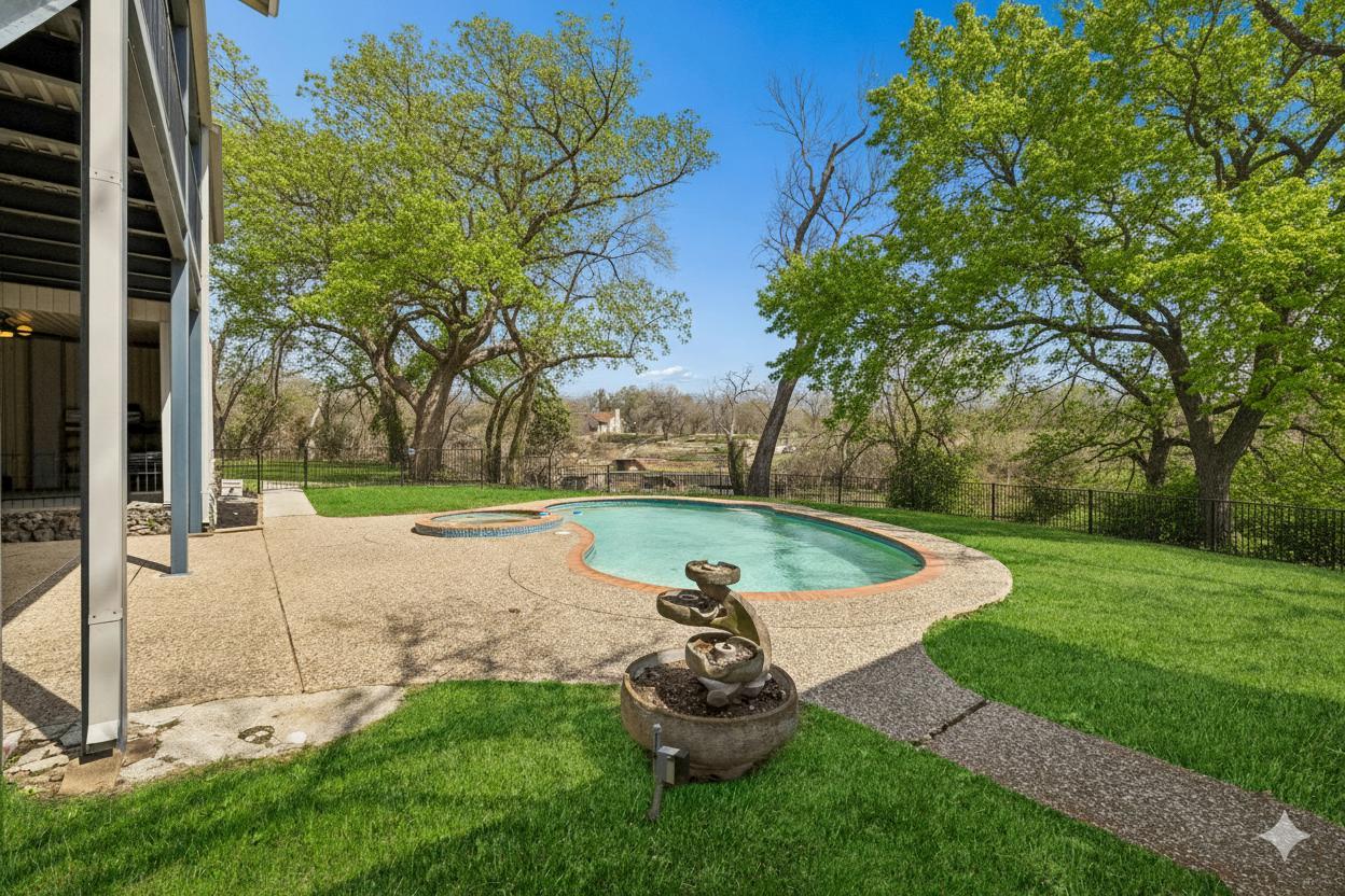 54 S Hampton Dr, Seguin, TX 78155