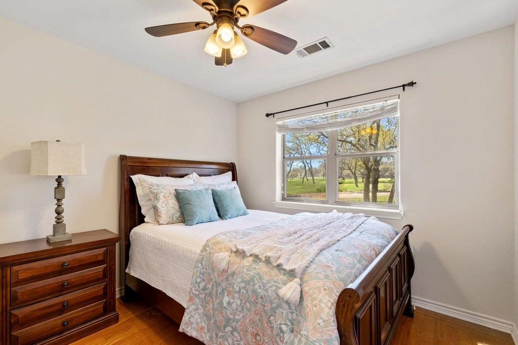 434 W Turner Ct, Johnson City, TX 78636