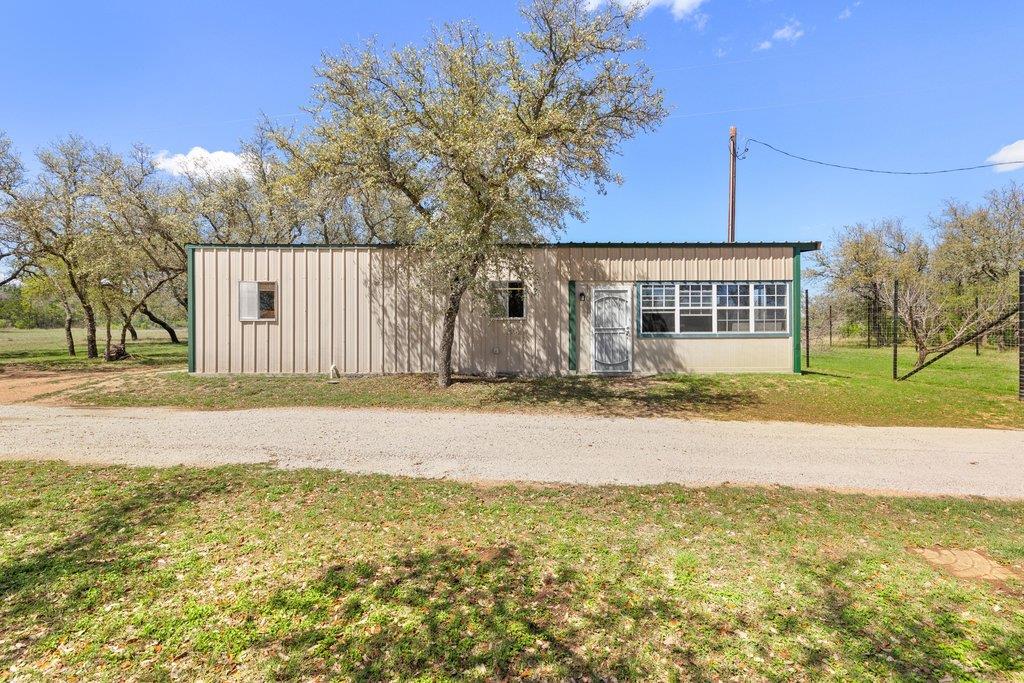 434 W Turner Ct, Johnson City, TX 78636