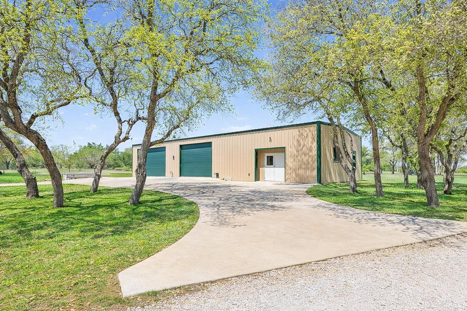 434 W Turner Ct, Johnson City, TX 78636