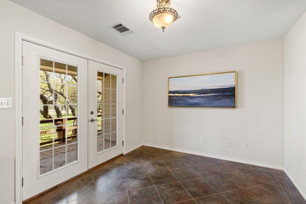 434 W Turner Ct, Johnson City, TX 78636