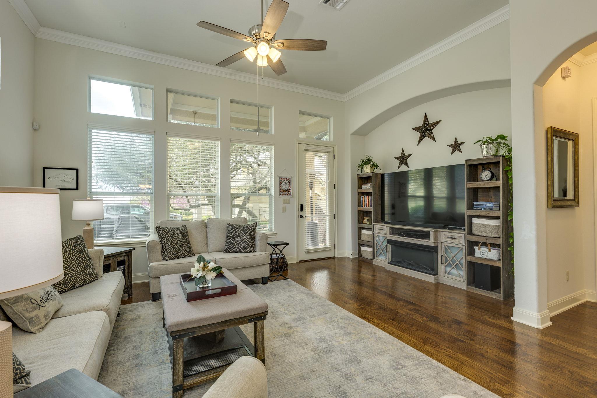 118 Perpetuation Dr, Austin, TX 78734