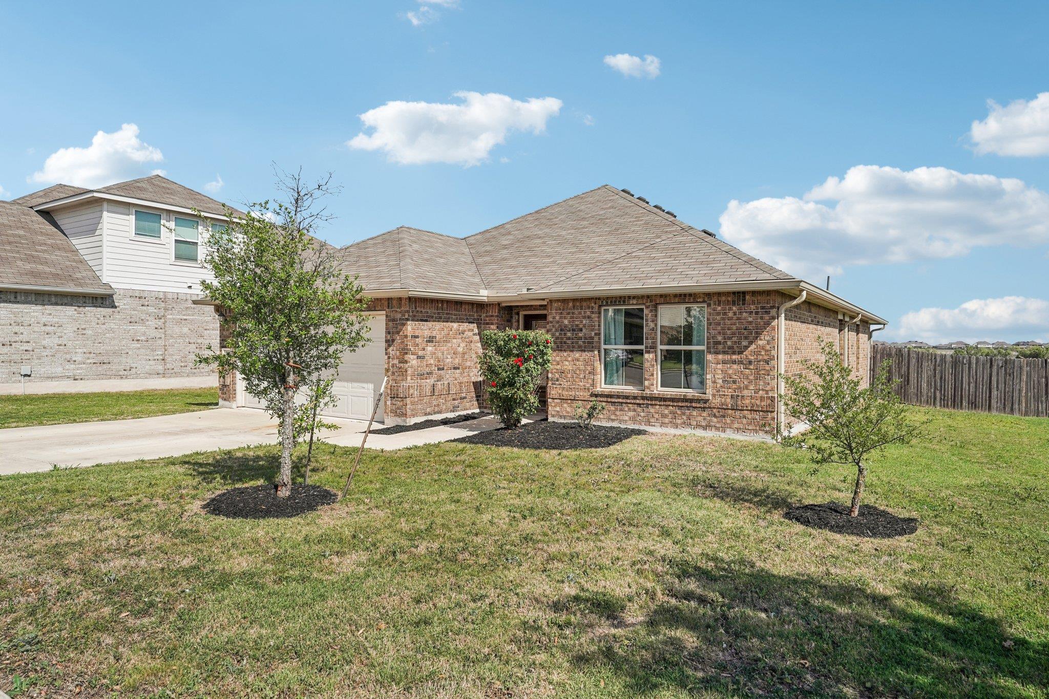 210 Helen Rd, Hutto, TX 78634