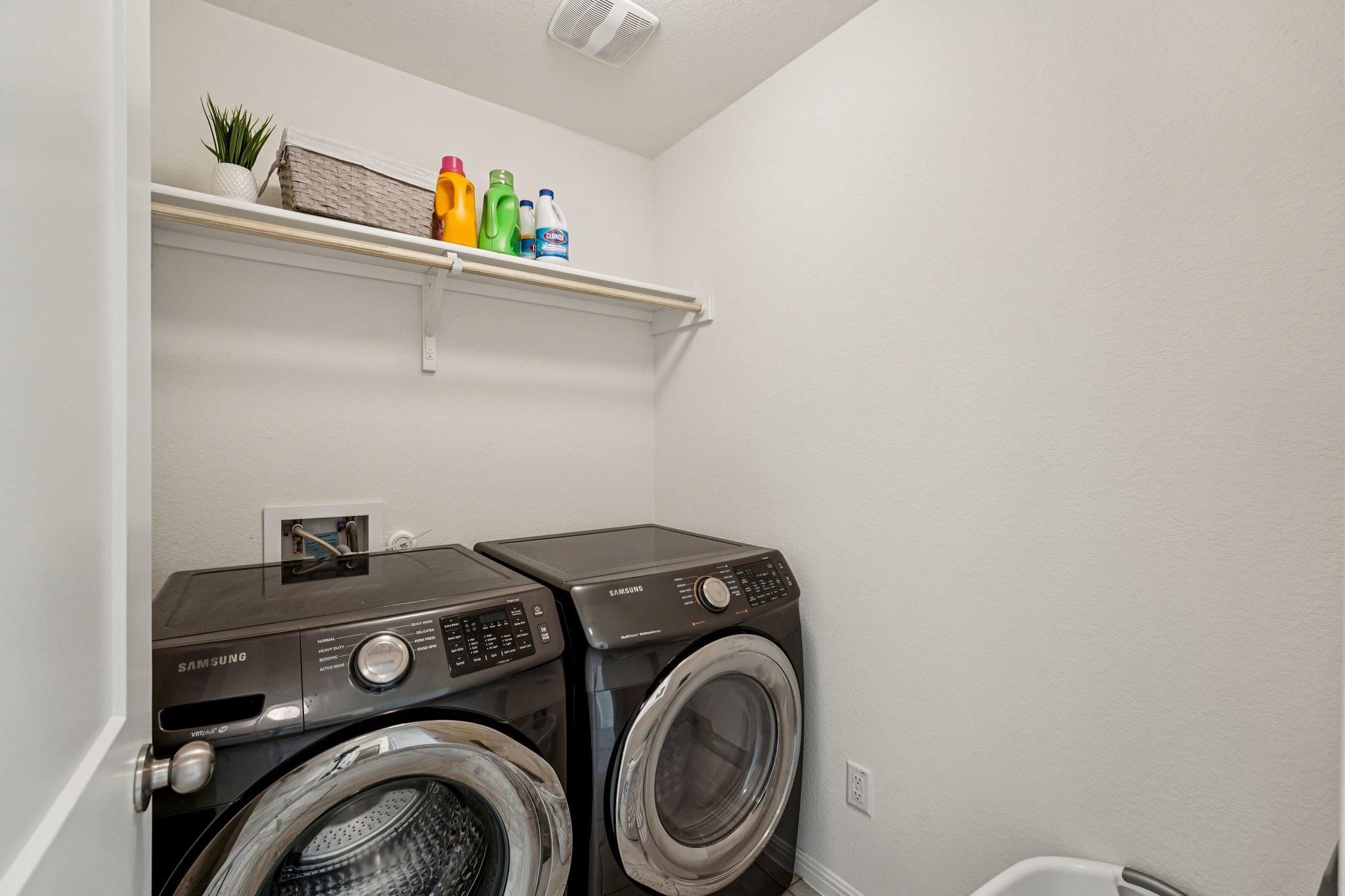 210 Helen Rd, Hutto, TX 78634