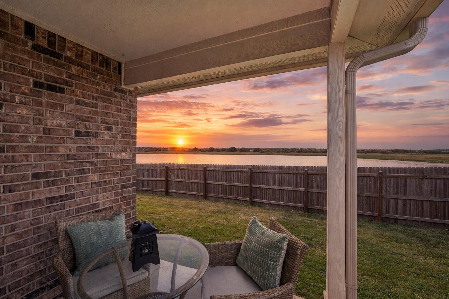 210 Helen Rd, Hutto, TX 78634