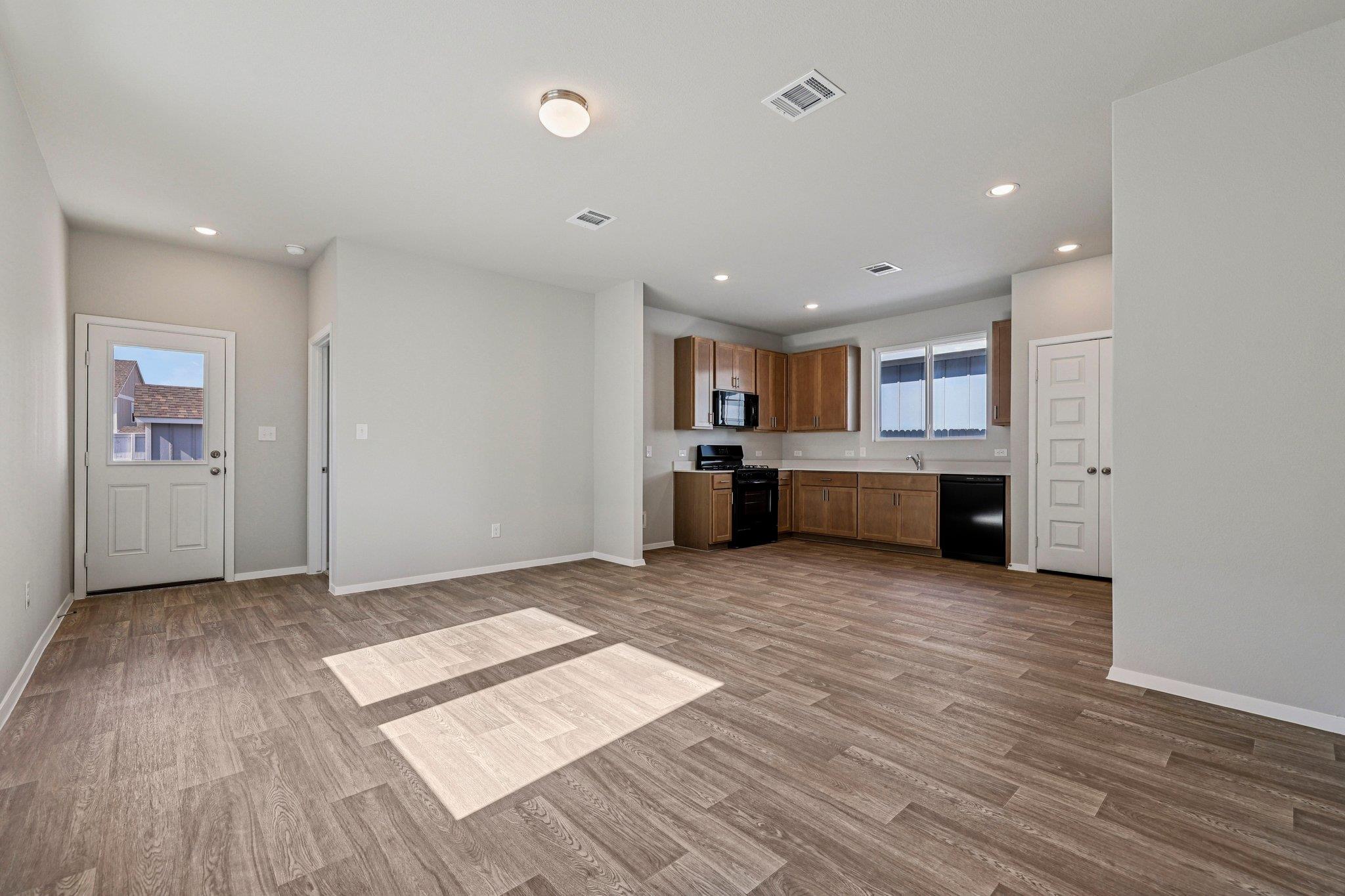 215 Cider Creek Dr, Elgin, TX 78621