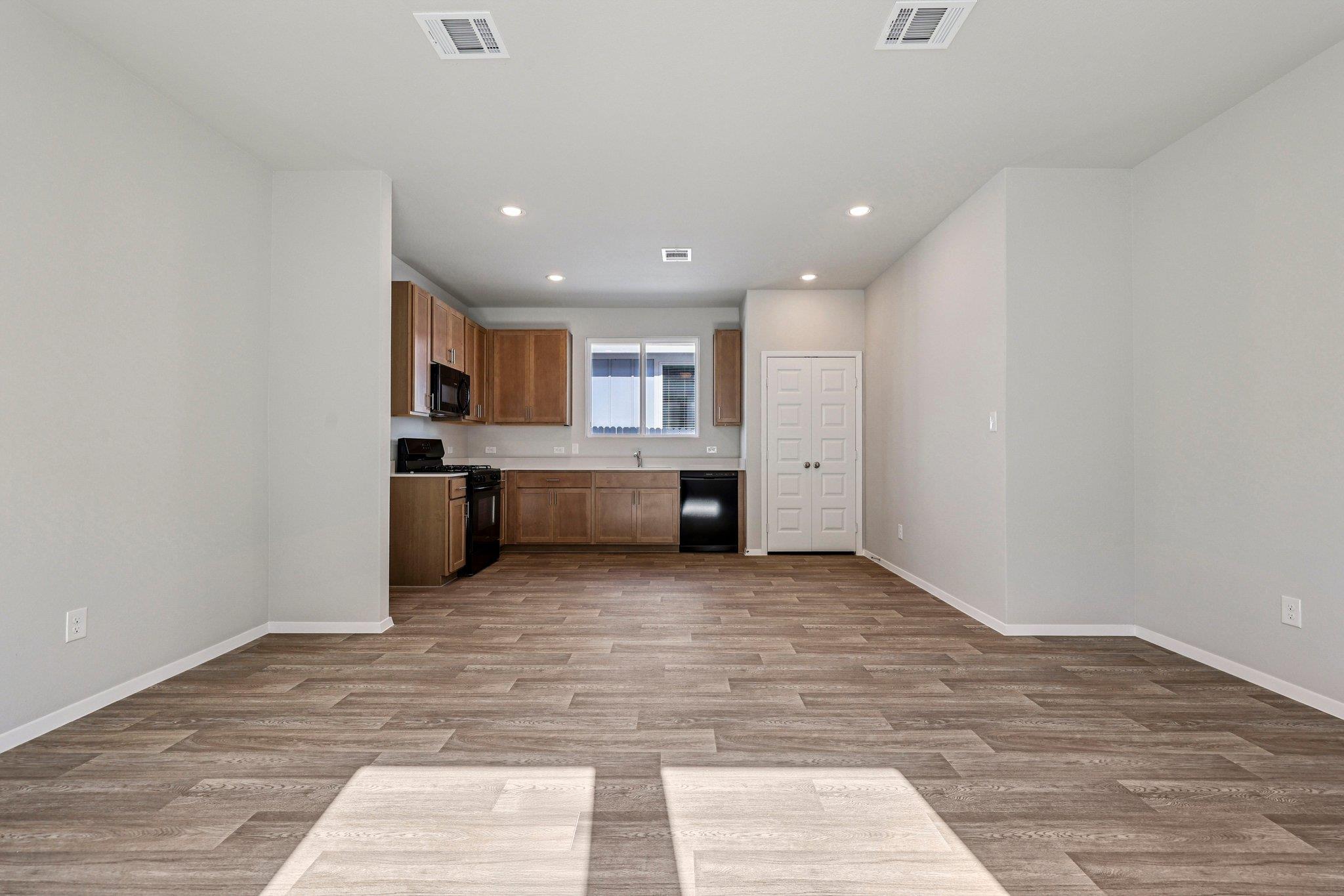 215 Cider Creek Dr, Elgin, TX 78621