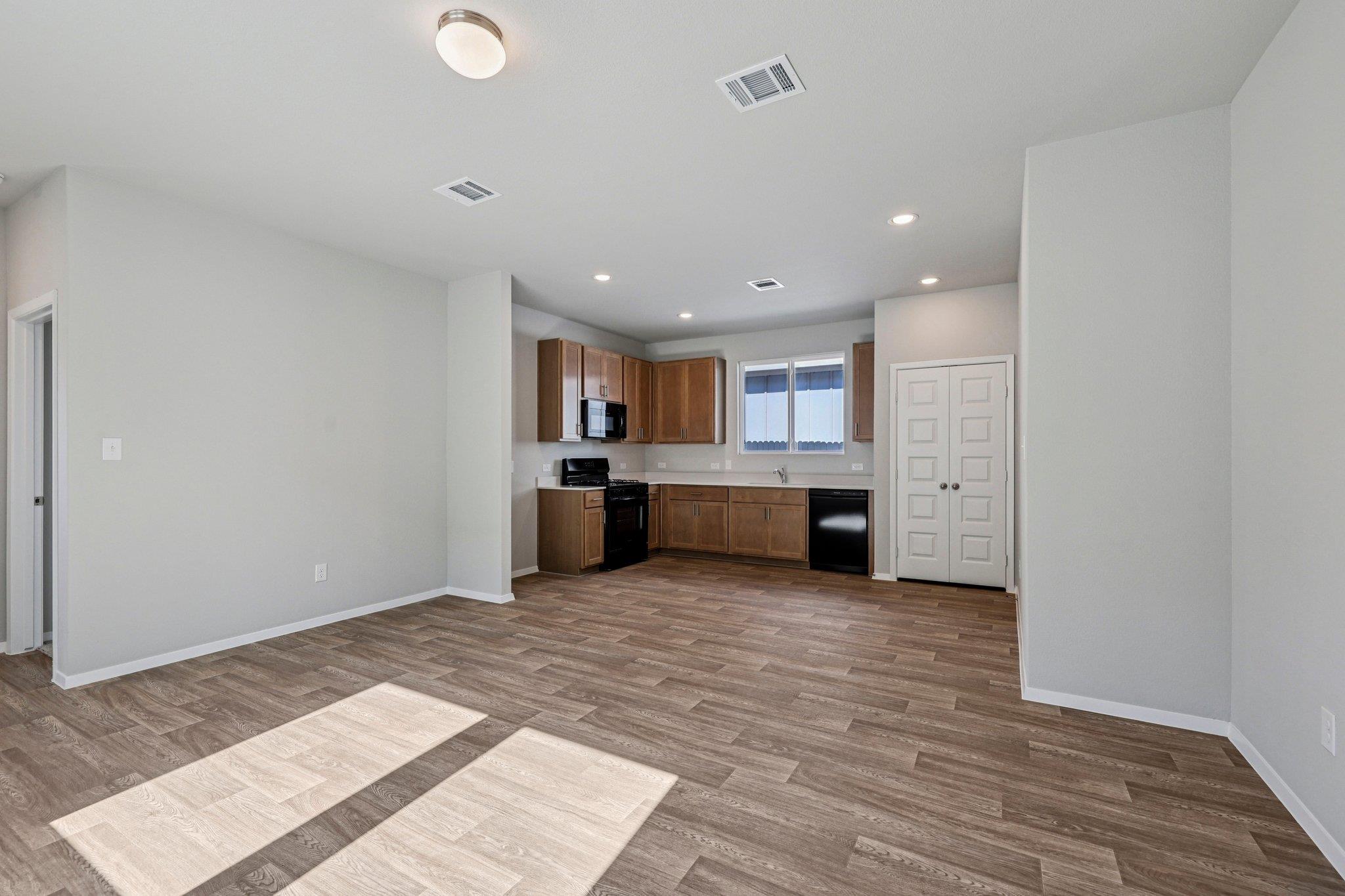 215 Cider Creek Dr, Elgin, TX 78621