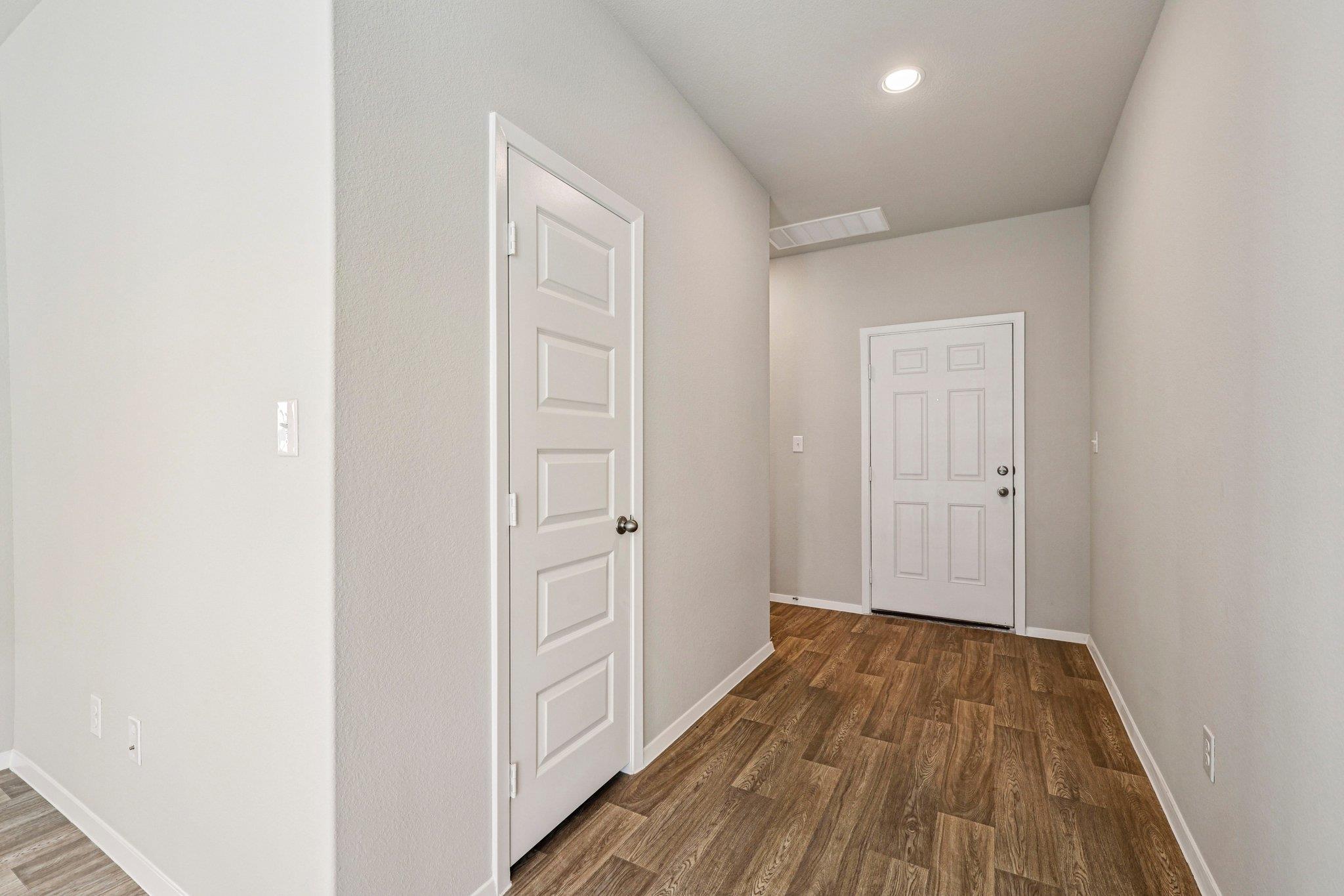 215 Cider Creek Dr, Elgin, TX 78621