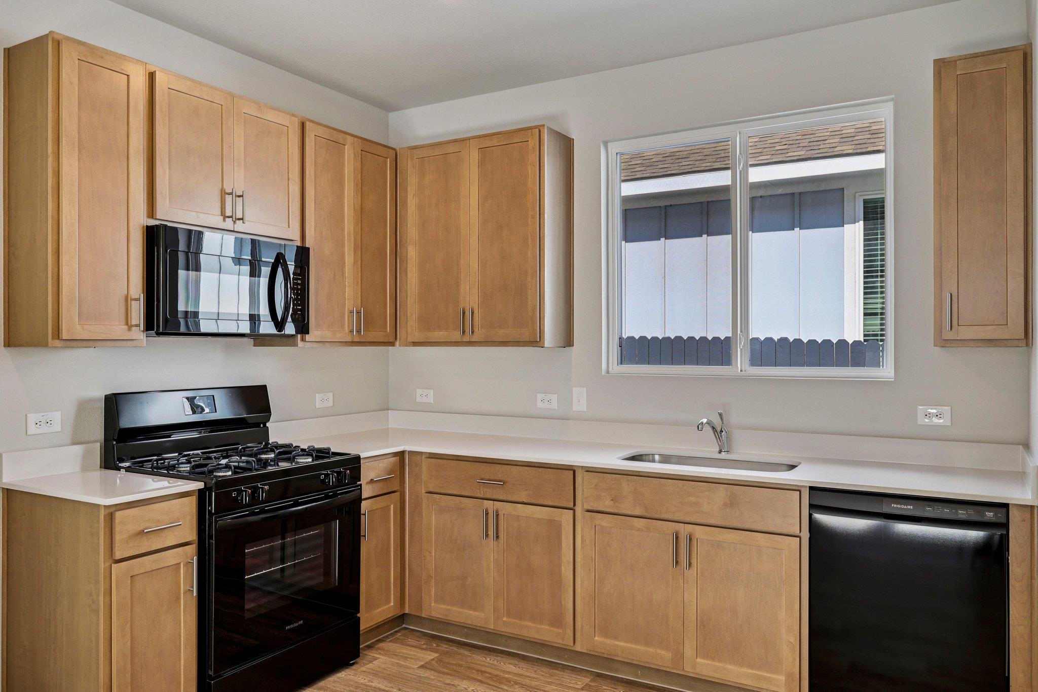 215 Cider Creek Dr, Elgin, TX 78621