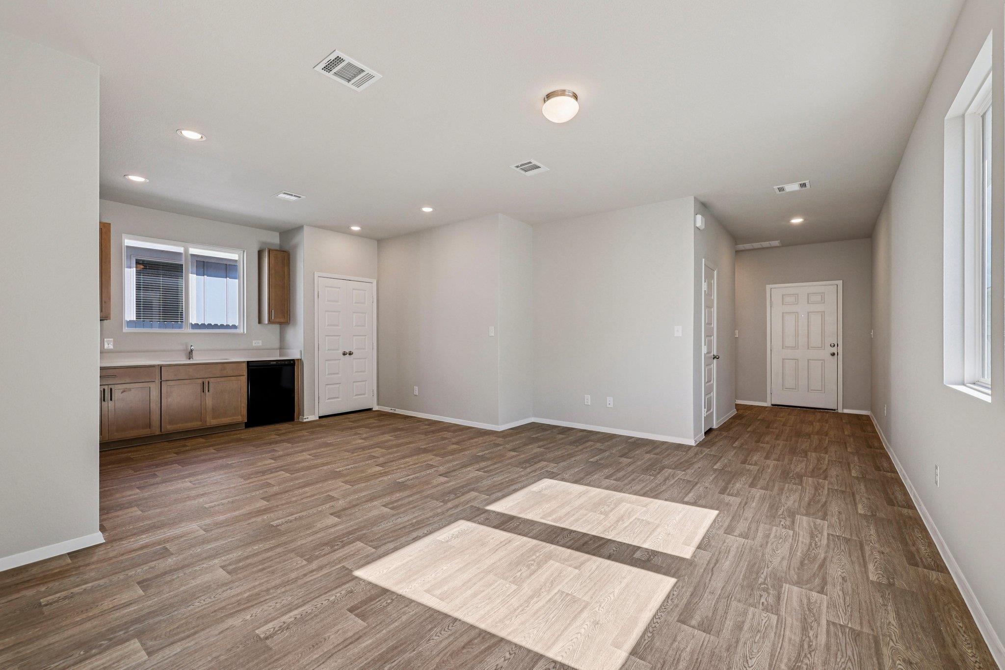 215 Cider Creek Dr, Elgin, TX 78621