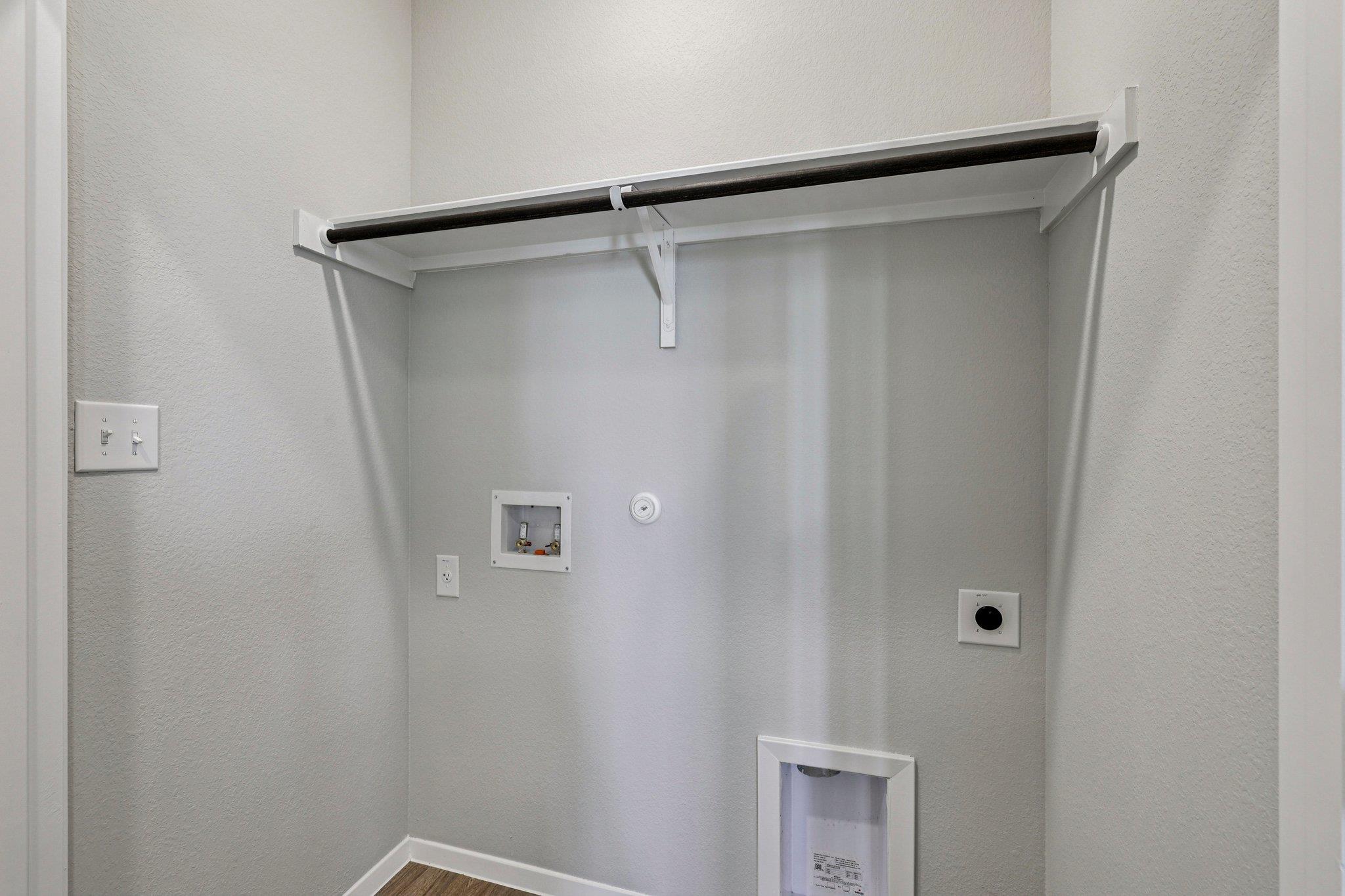 215 Cider Creek Dr, Elgin, TX 78621