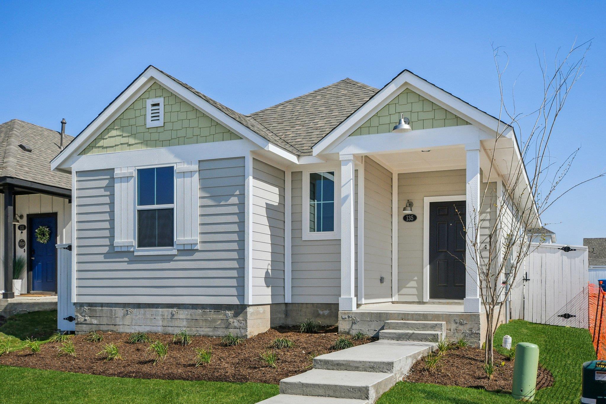 135 Summer Dr, Elgin, TX 78621