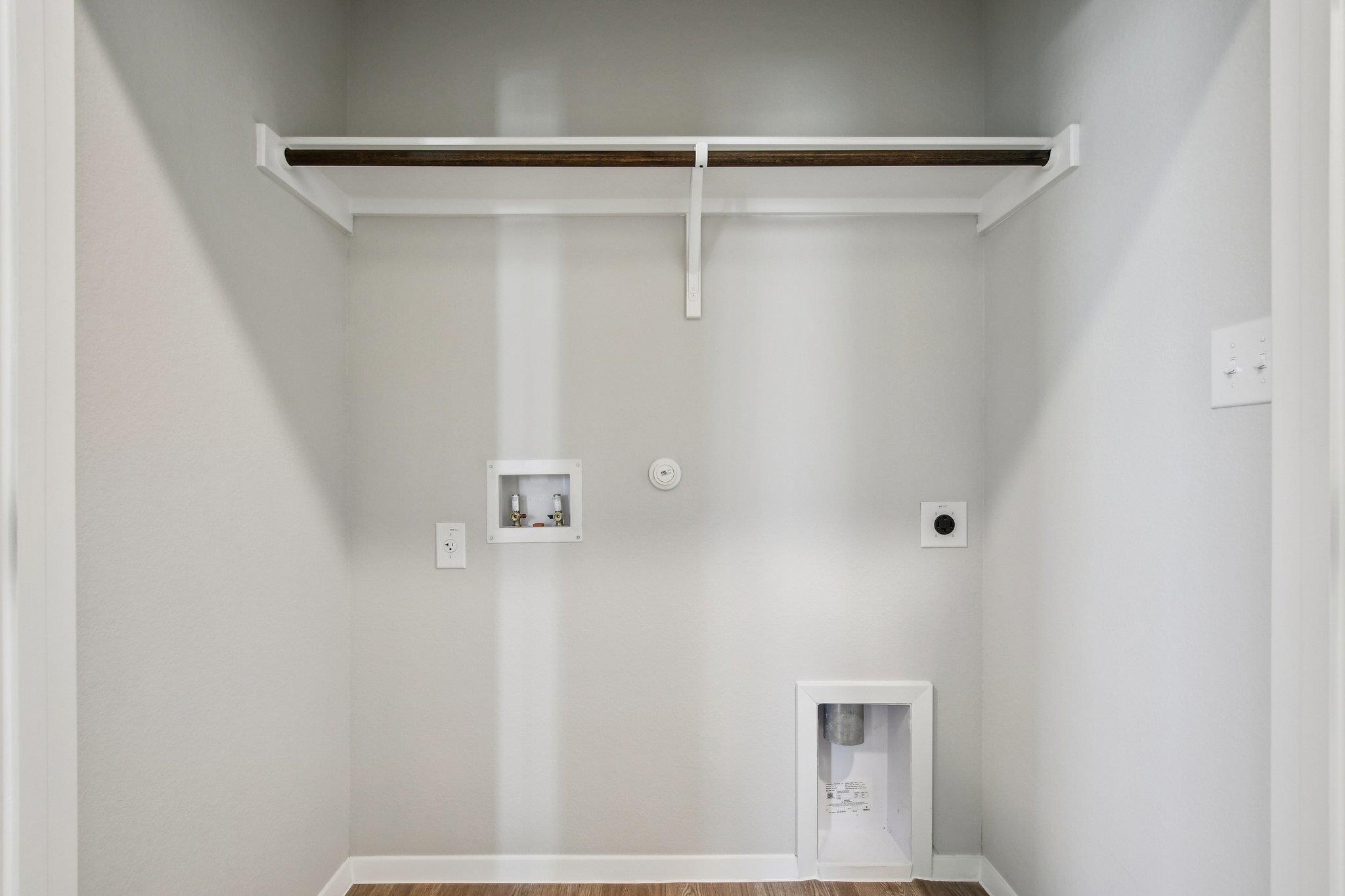 135 Summer Dr, Elgin, TX 78621