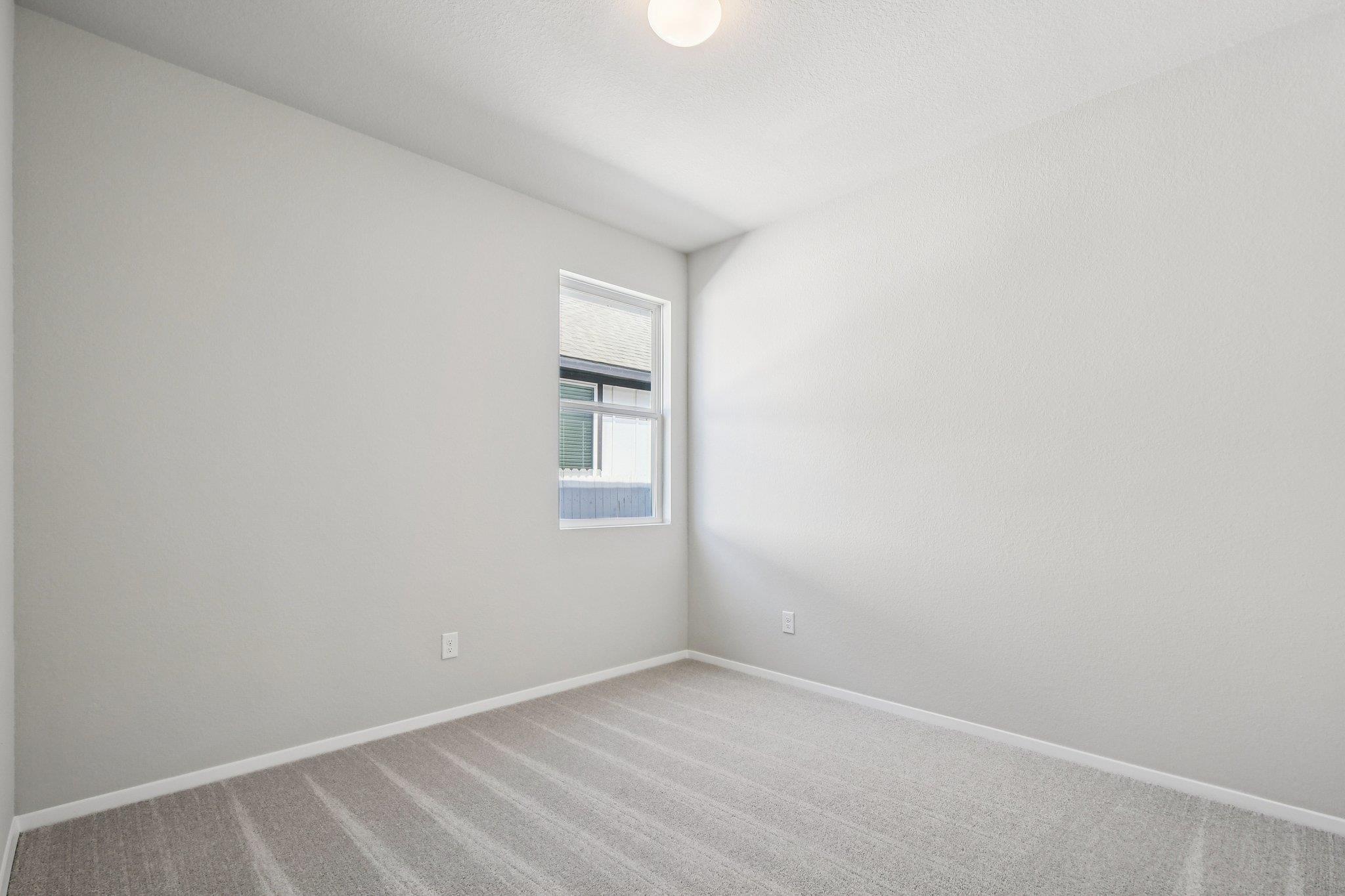 135 Summer Dr, Elgin, TX 78621