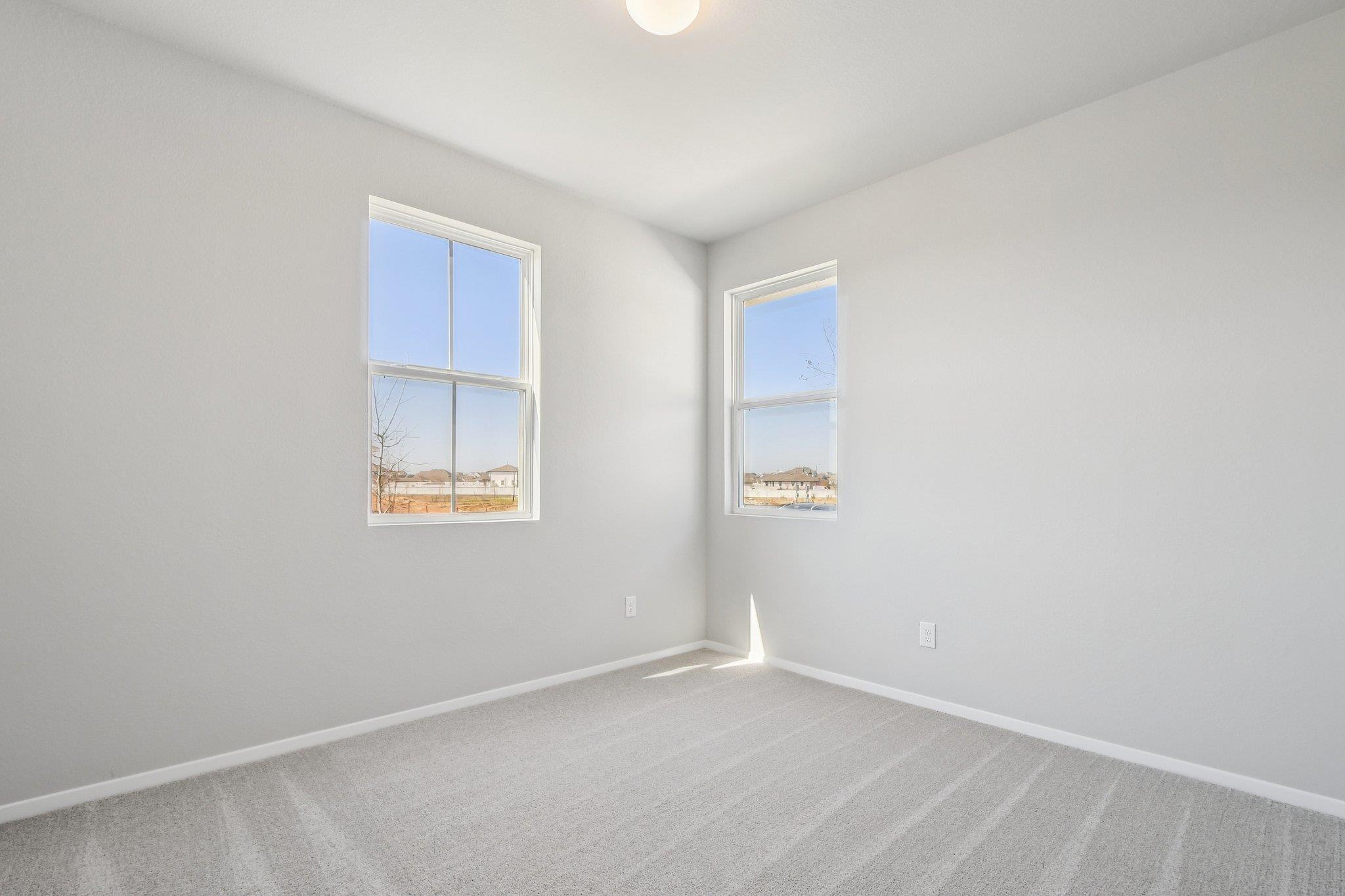 135 Summer Dr, Elgin, TX 78621