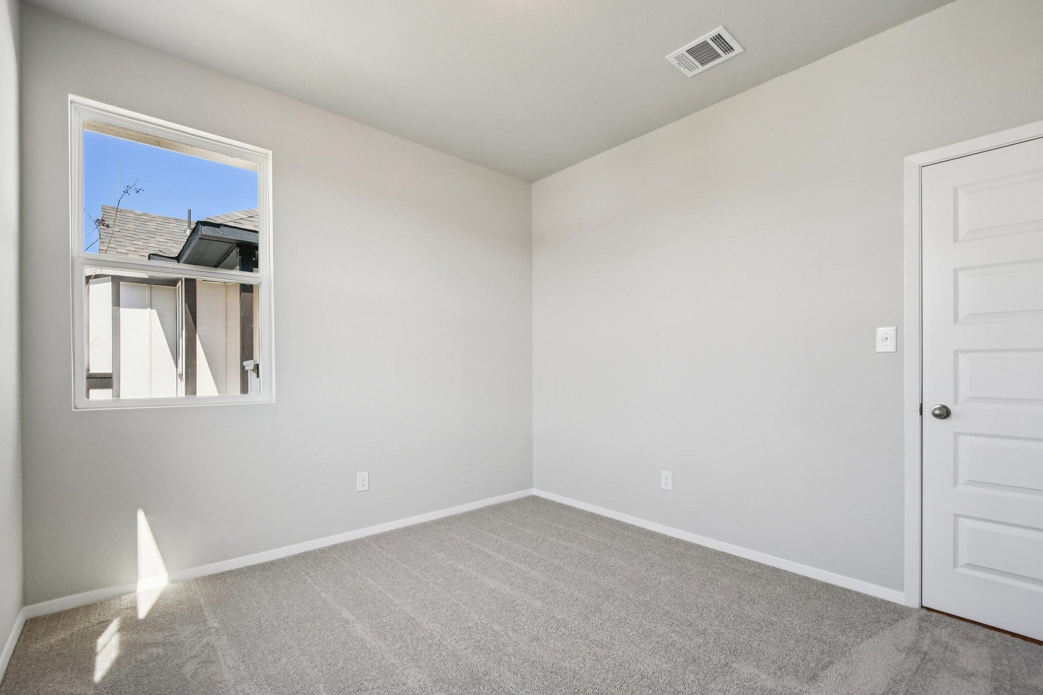 135 Summer Dr, Elgin, TX 78621