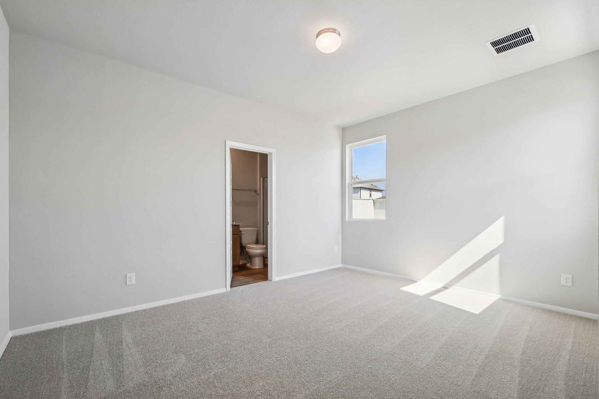 135 Summer Dr, Elgin, TX 78621