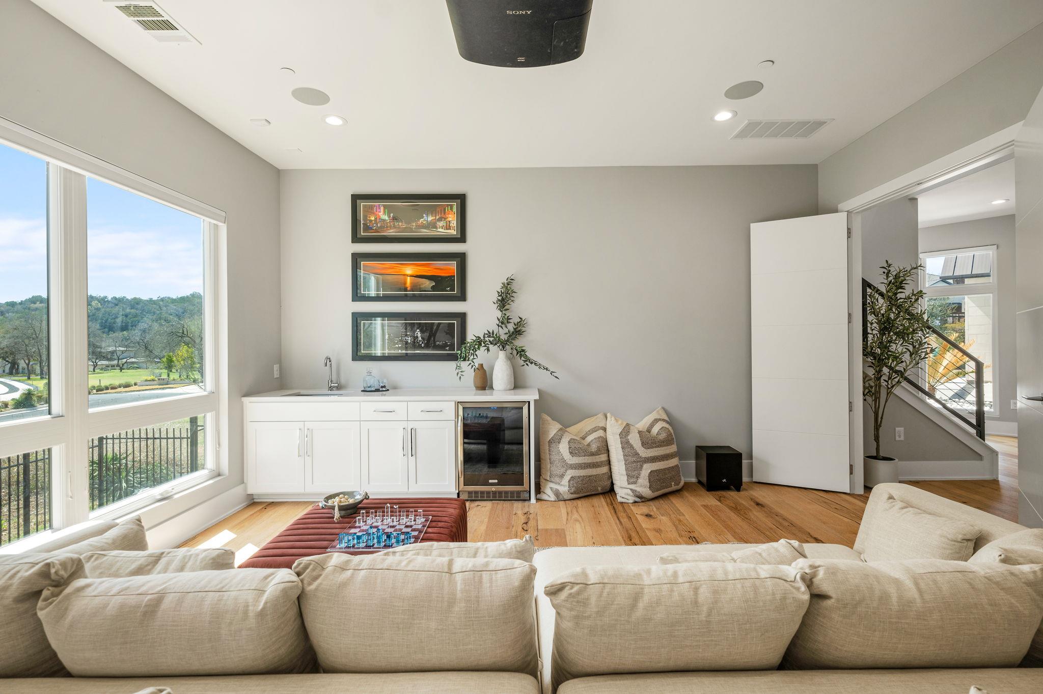 909 Cypress Grove Dr, Austin, TX 78732