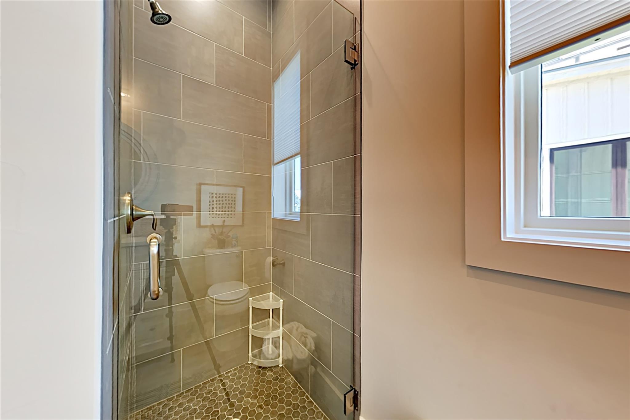 19517 Flying J Blvd # 6, Spicewood, TX 78669