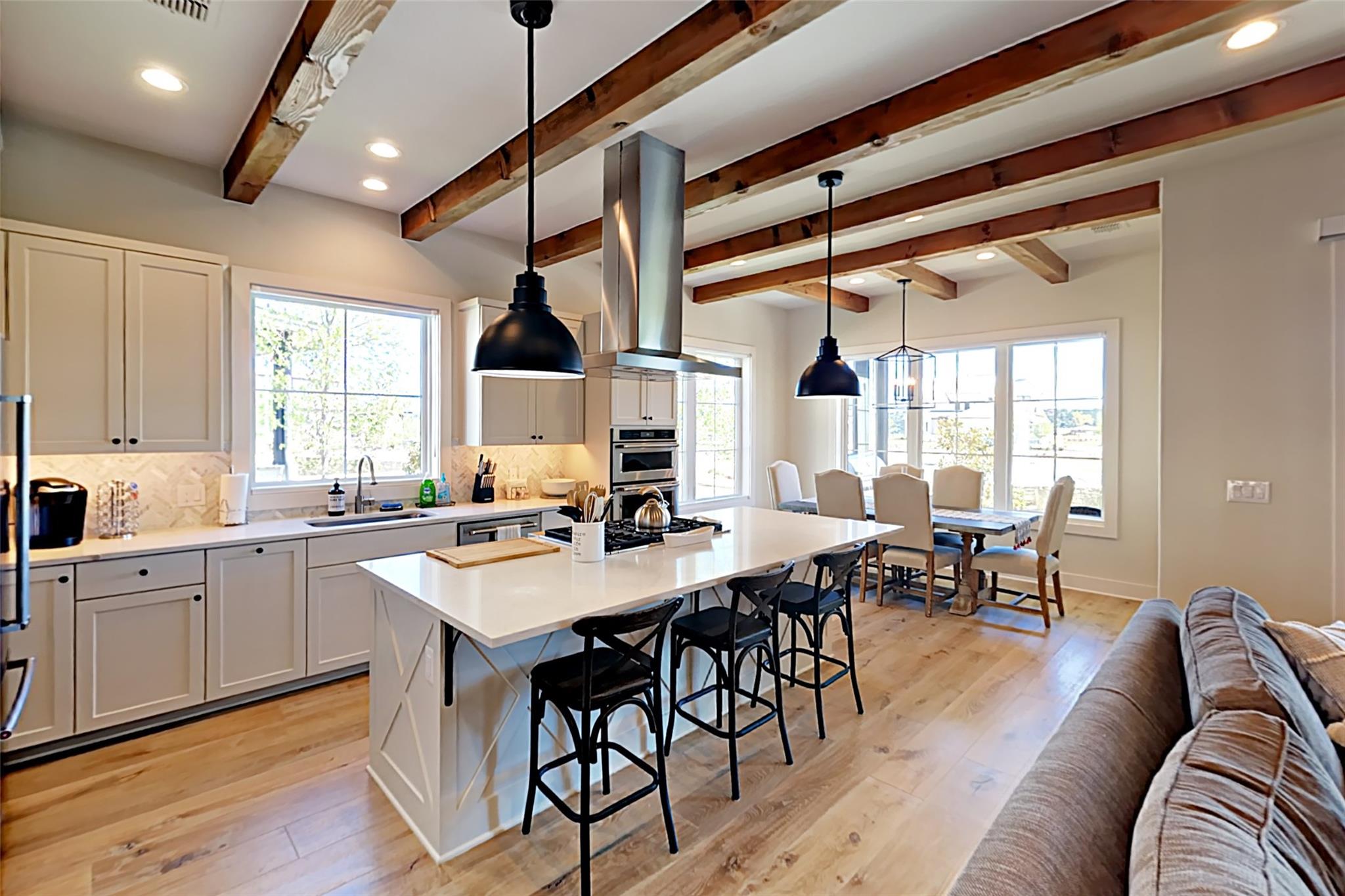 19517 Flying J Blvd # 6, Spicewood, TX 78669