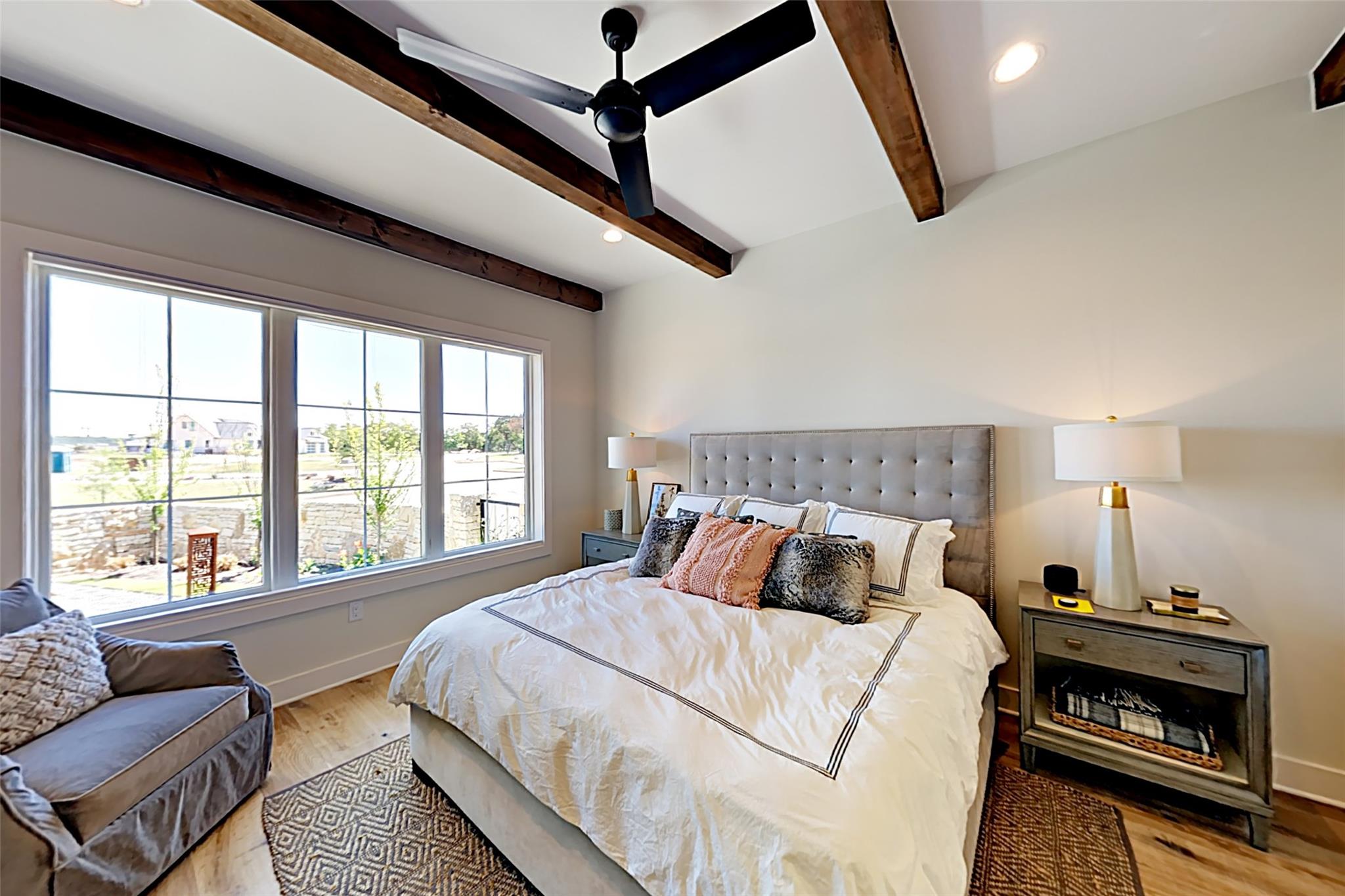 19517 Flying J Blvd # 6, Spicewood, TX 78669