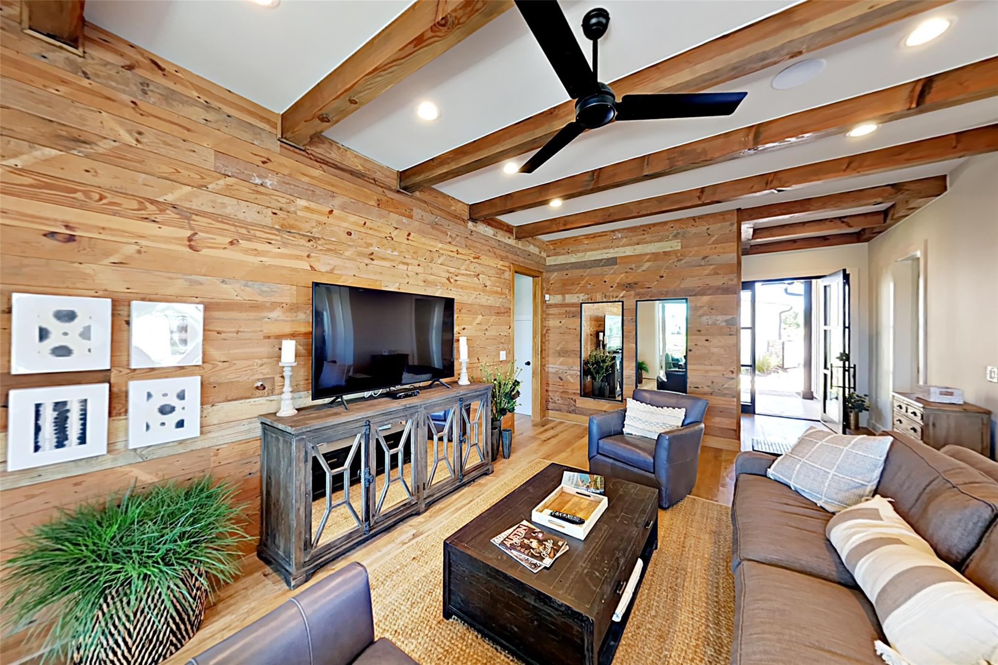 19517 Flying J Blvd # 6, Spicewood, TX 78669