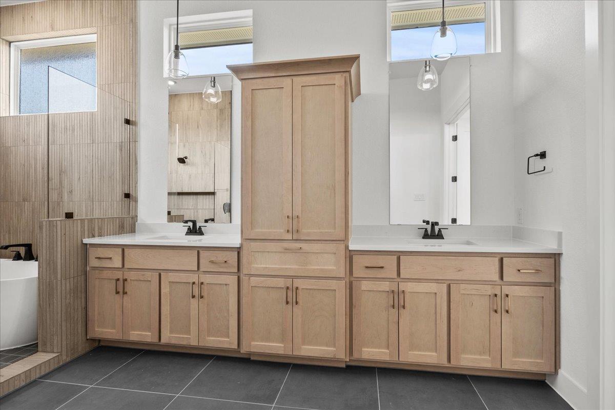 19109 Hopper Ln, Austin, TX 78738