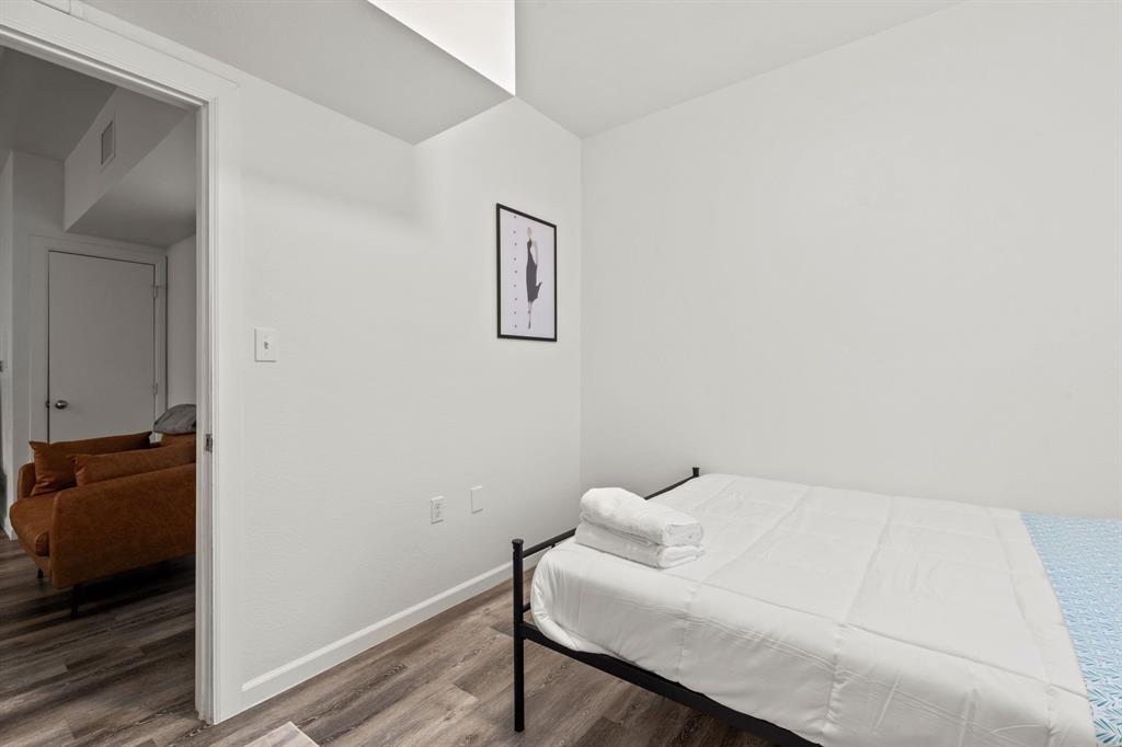 911 W 22 St # 401, Austin, TX 78705