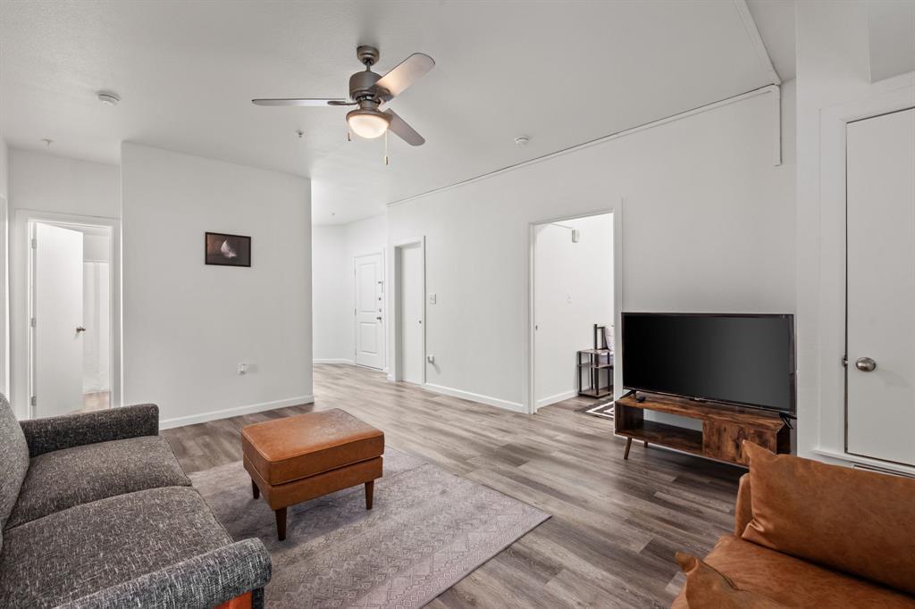 911 W 22 St # 401, Austin, TX 78705