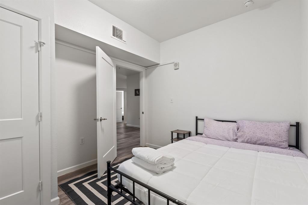 911 W 22 St # 401, Austin, TX 78705