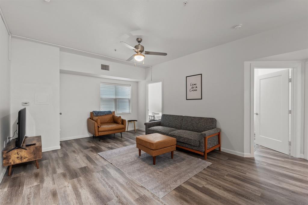 911 W 22 St # 401, Austin, TX 78705