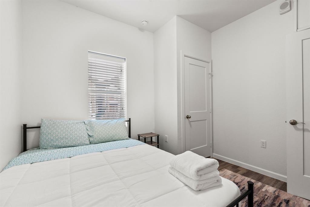 911 W 22 St # 401, Austin, TX 78705