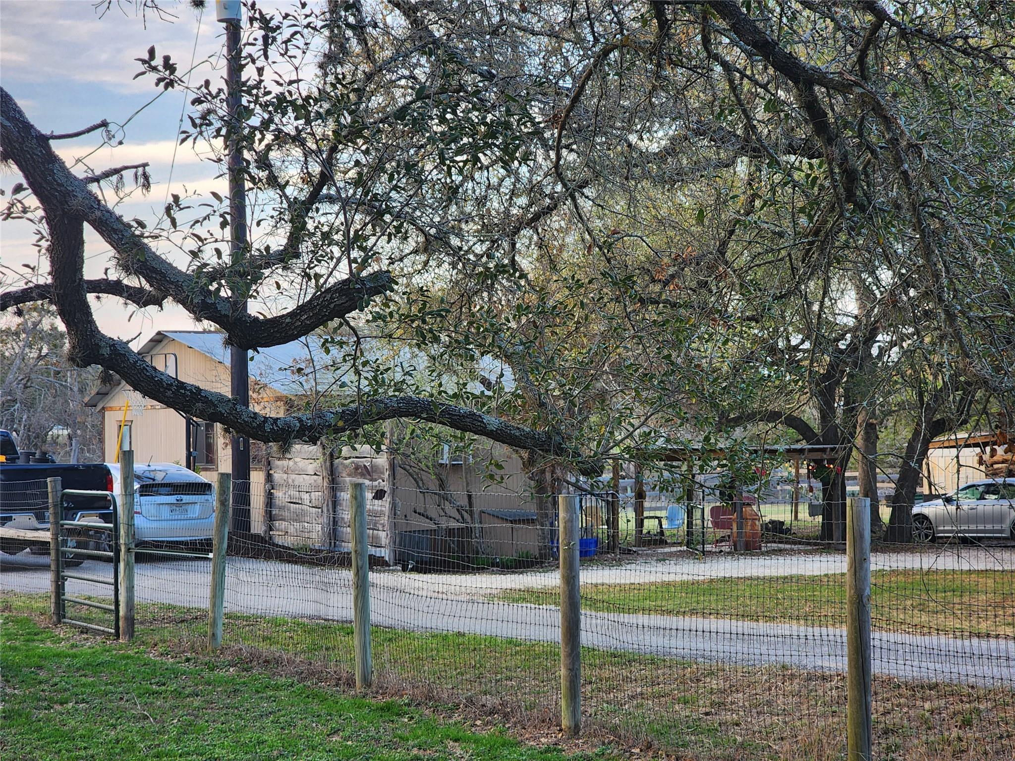 200 Little Barton Dr, Dripping Springs, TX 78620