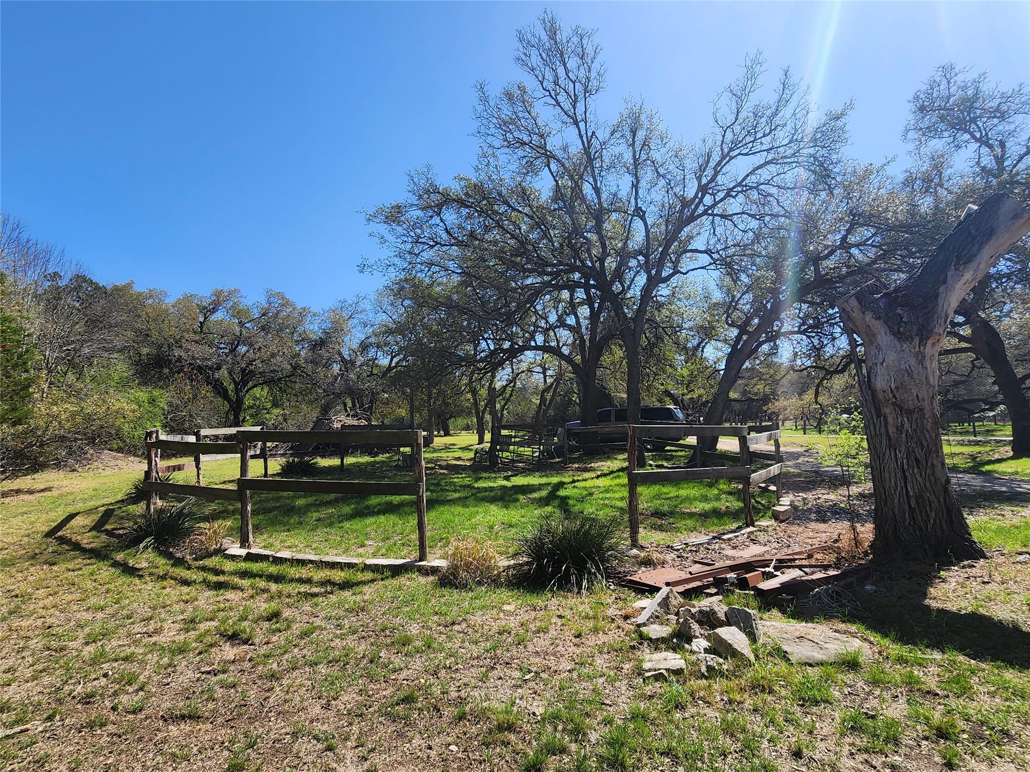 200 Little Barton Dr, Dripping Springs, TX 78620