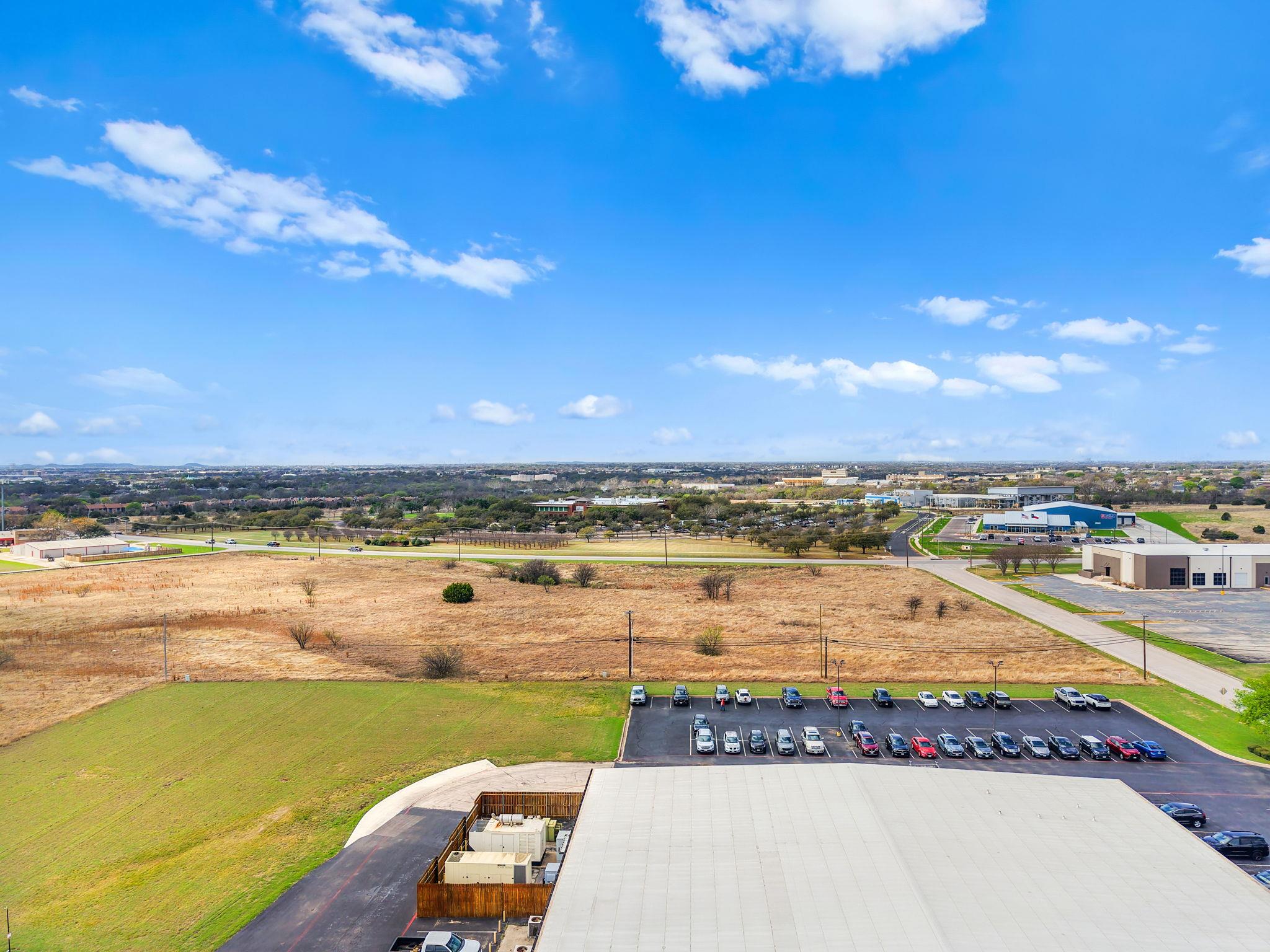 712 N. Twin Creek Dr, Killeen, TX 76543