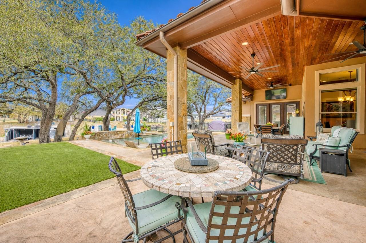 178 Sleepy Oaks Dr, Kingsland, TX 78639