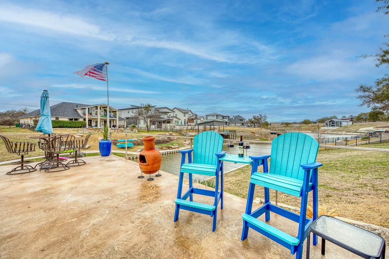 178 Sleepy Oaks Dr, Kingsland, TX 78639