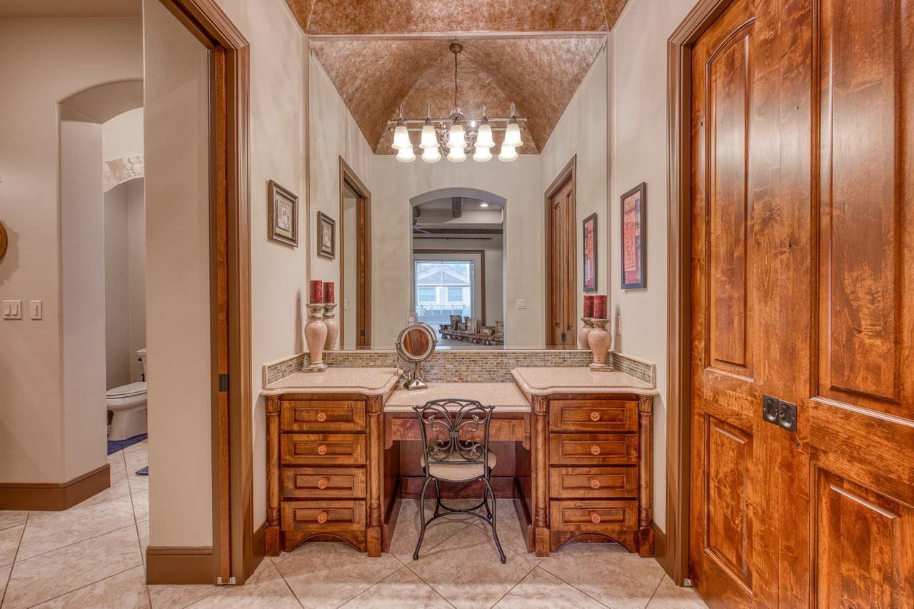 178 Sleepy Oaks Dr, Kingsland, TX 78639