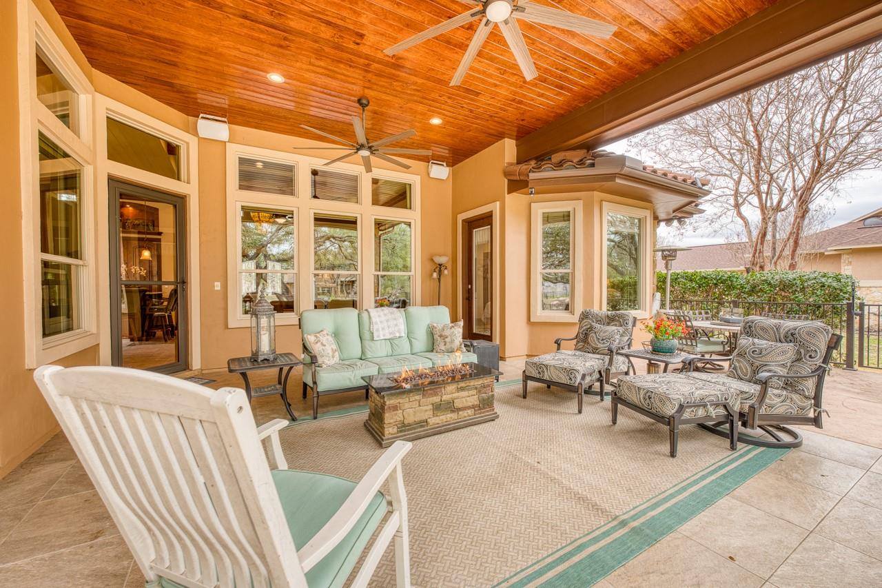 178 Sleepy Oaks Dr, Kingsland, TX 78639