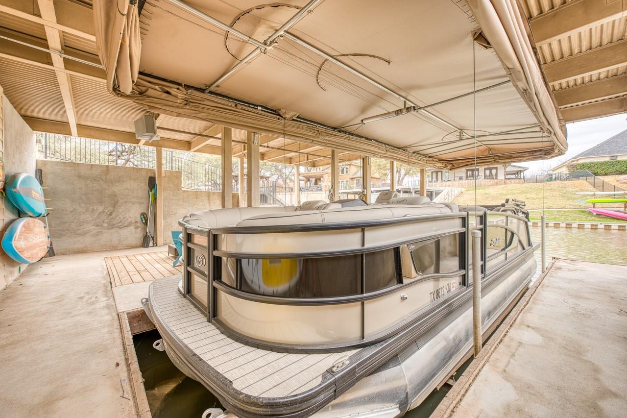 178 Sleepy Oaks Dr, Kingsland, TX 78639